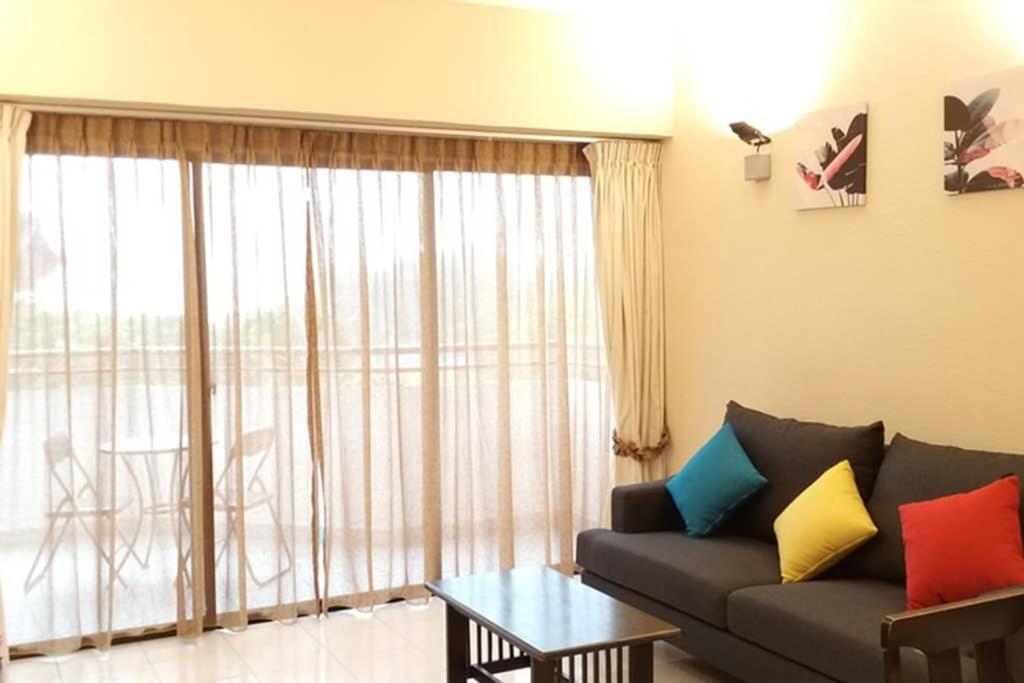 Poolview Resort Batu Ferringhi 502 - 2 Rooms Dış mekan fotoğraf